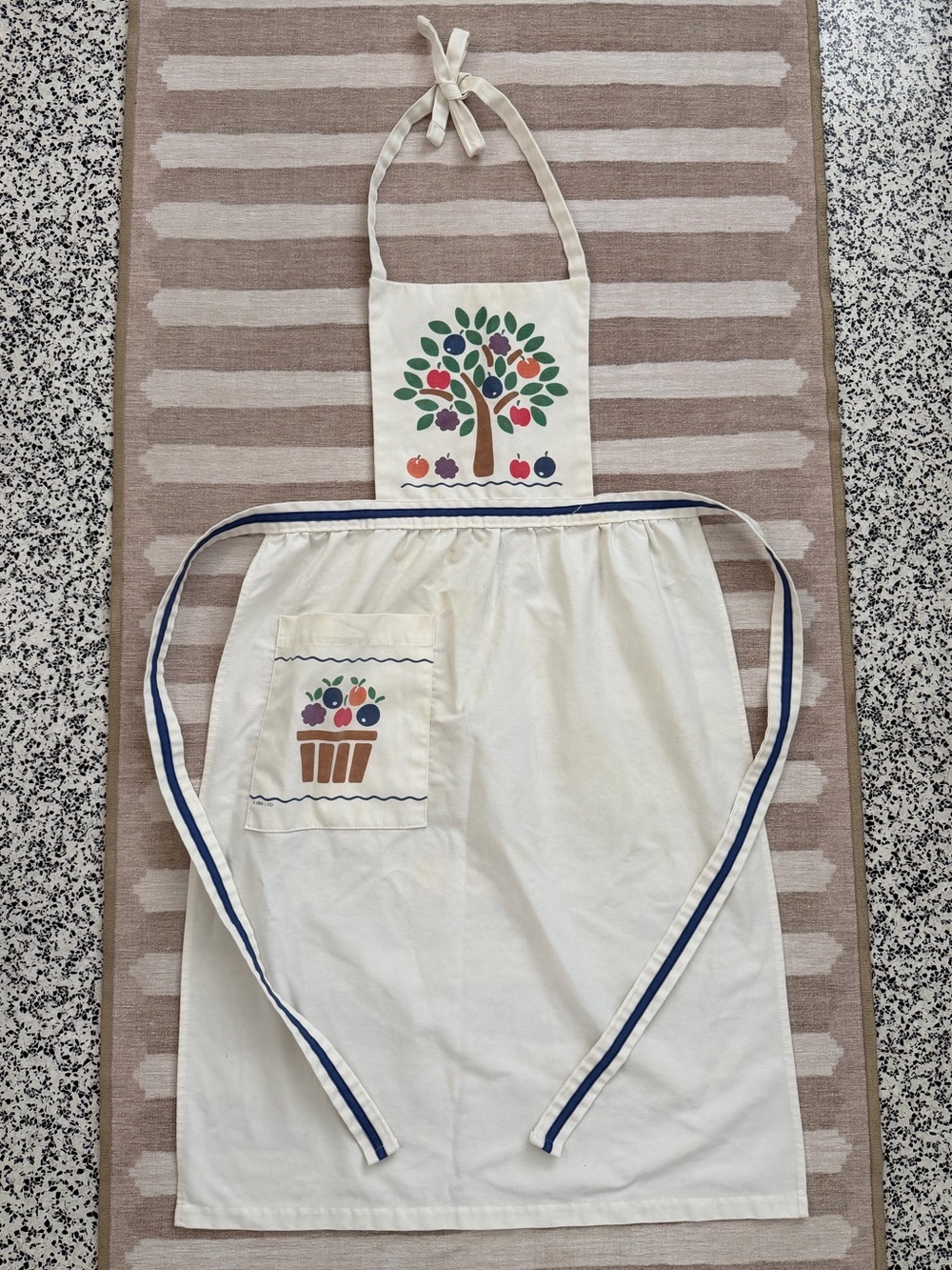 Vintage 1984 Fruit Tree Apron Cottagecore Farmhouse Kitchen